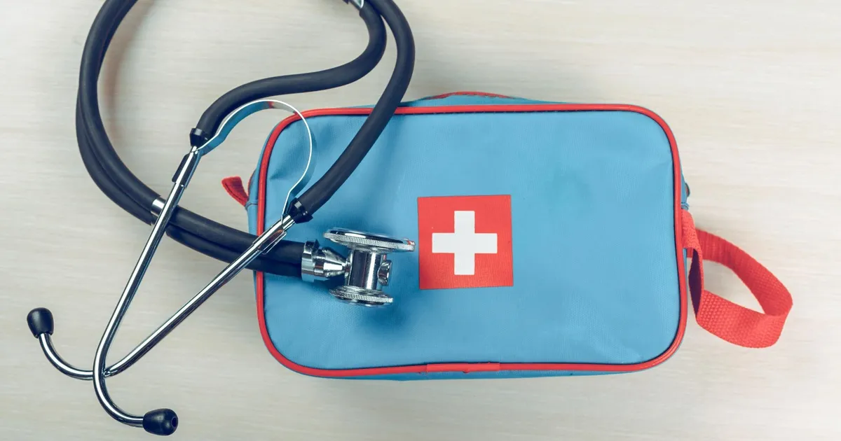 Erste-Hilfe-Set für den Notfall zusammenstellen