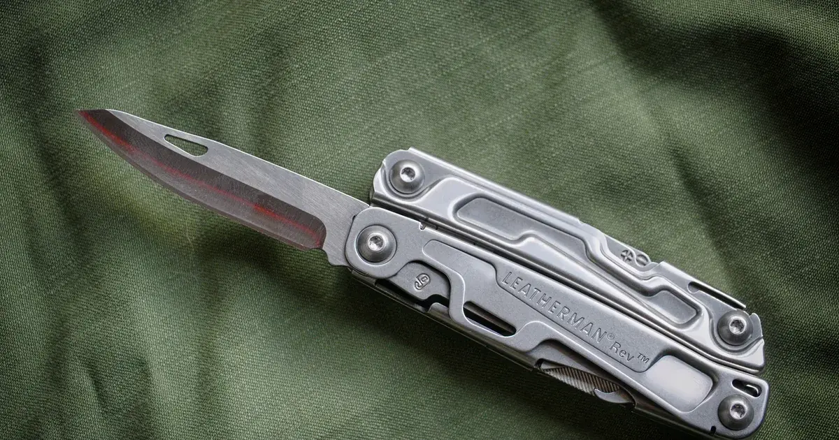 Leatherman Wave Plus vs Gerber Armor: Multitool do Survivalu