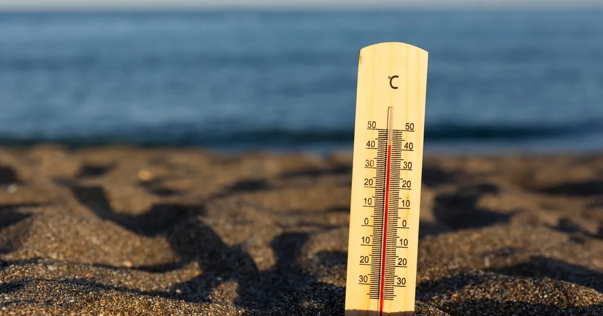 Termometr pokazujący ekstremalną temperaturę podczas fali upałów